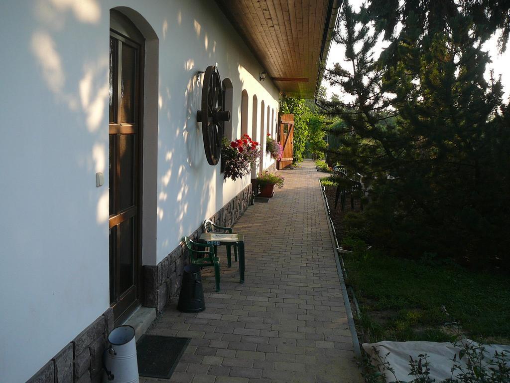 La Ferme De Sissi Apartment Smrzice Luaran gambar